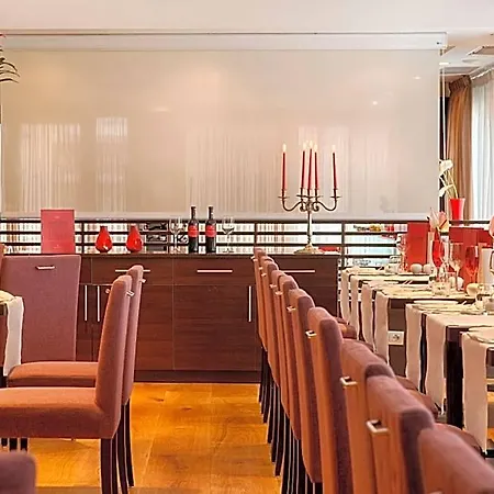 Nh Collection Giustiniano Hotel
